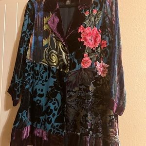 Multi colored jacket.  Armpit to armpit 20”. Length 31”.  Arm length 20”